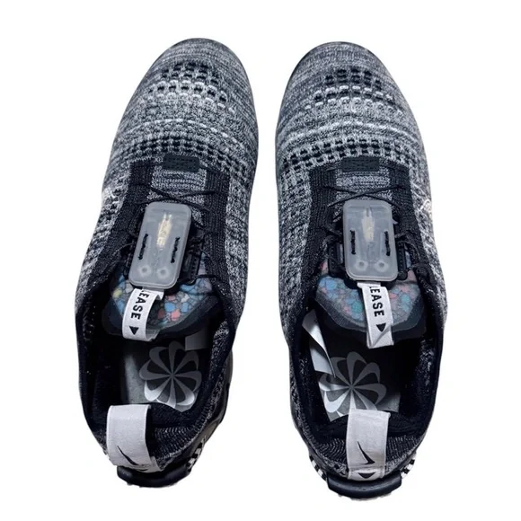 Nike Vapormax FlyKnit GS Sneaker - Picture 2 of 10